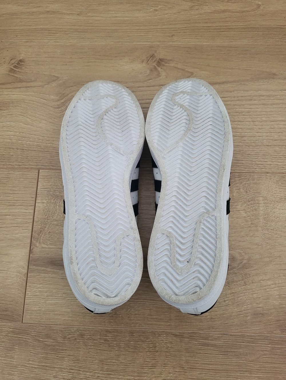 Adidas Shell Toe Sneakers - Picture 4 of 4